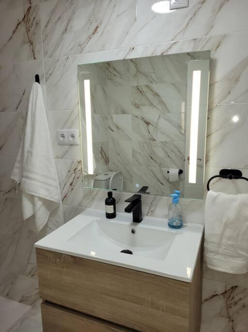 Apartamento Bajo Con Terraza Y Piscina 또레비에하 외부 사진