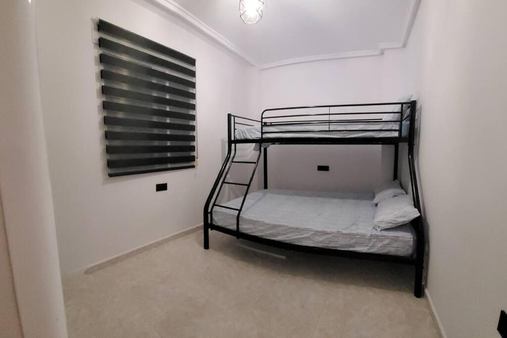 Apartamento Bajo Con Terraza Y Piscina 또레비에하 외부 사진