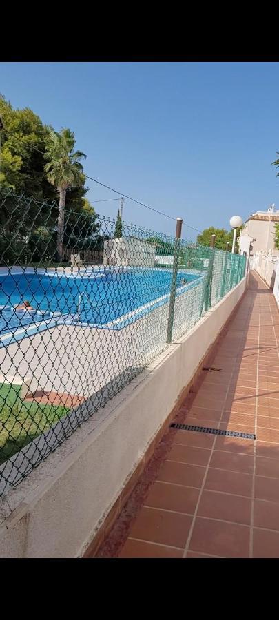 Apartamento Bajo Con Terraza Y Piscina 또레비에하 외부 사진