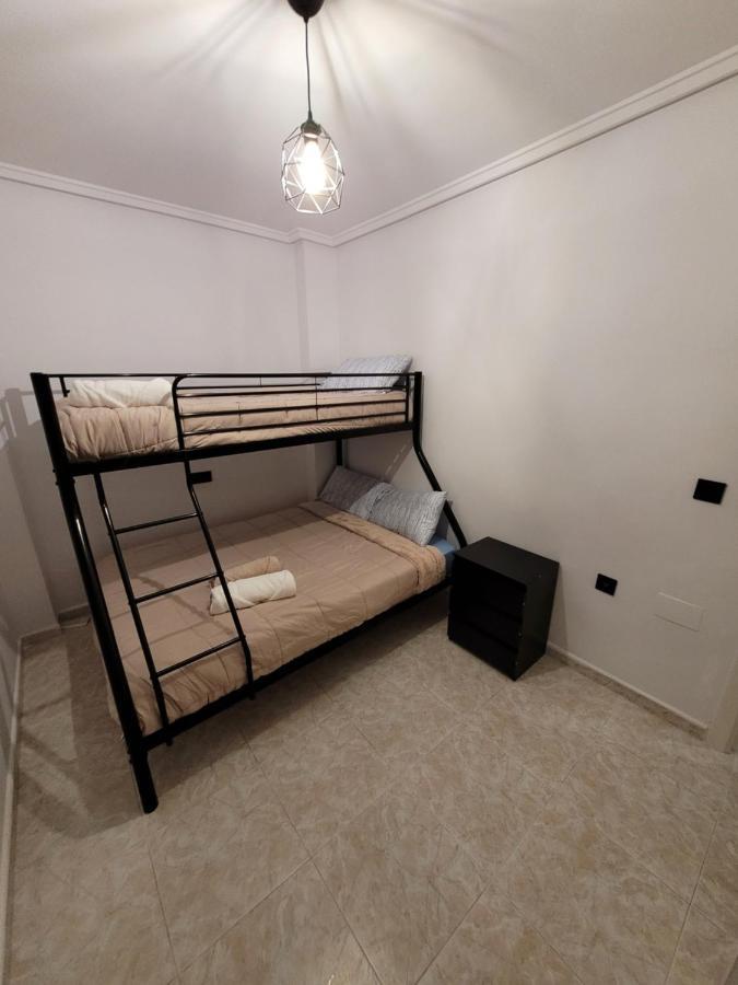 Apartamento Bajo Con Terraza Y Piscina 또레비에하 외부 사진